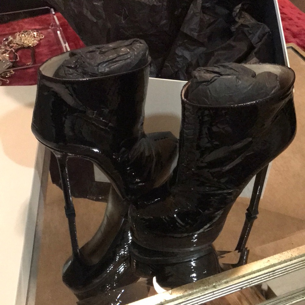 YSL TRIB TOO BOOTIES